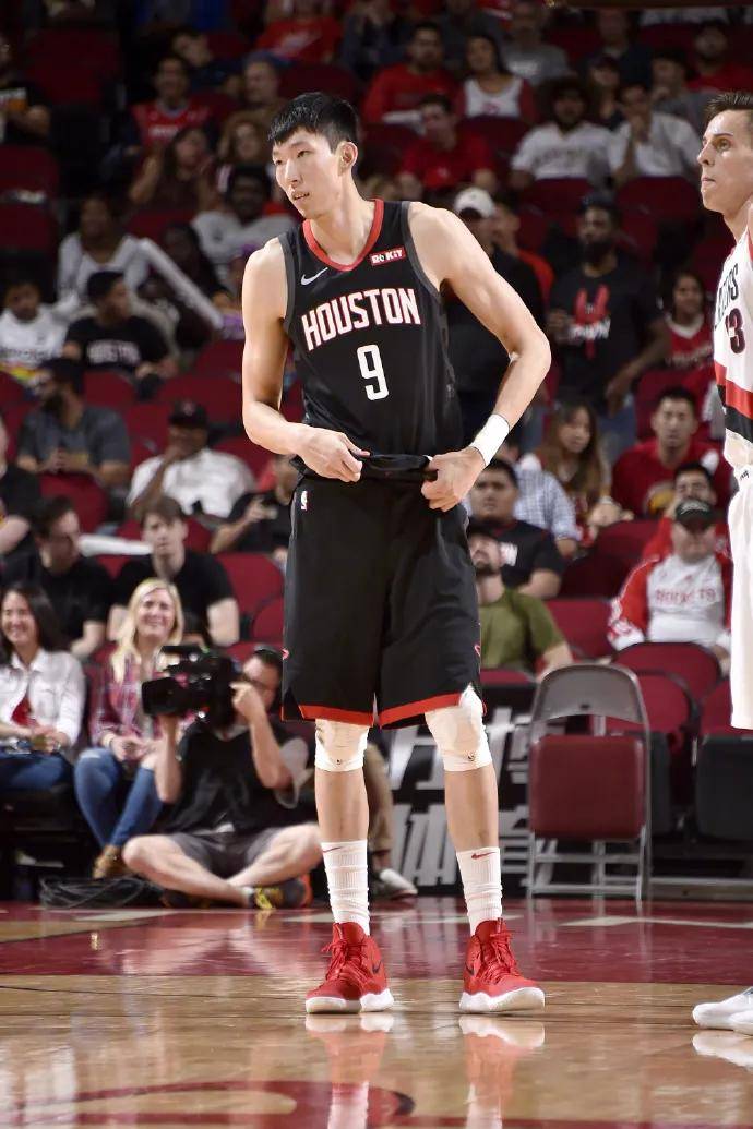 周琦状态火爆,CBA常规赛抢七大战对阵曼联,丹佛掘金力争不败(乔丹1998总决赛完整回放) 周琦状态火爆,CBA常规赛抢七大战对阵曼联,丹佛掘金力争不败(乔丹1998总决赛完整回放)